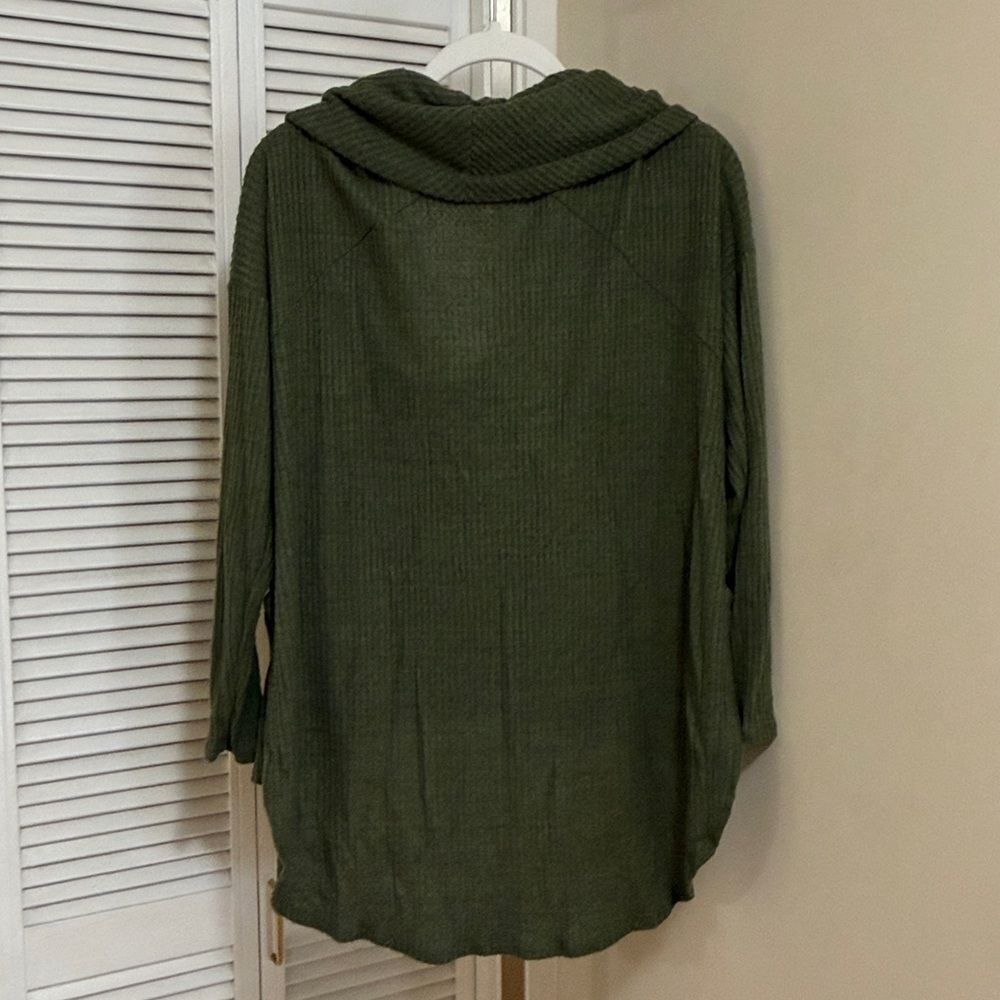 Hummingbird Olive Knit Sweater - Picture 7 of 7
